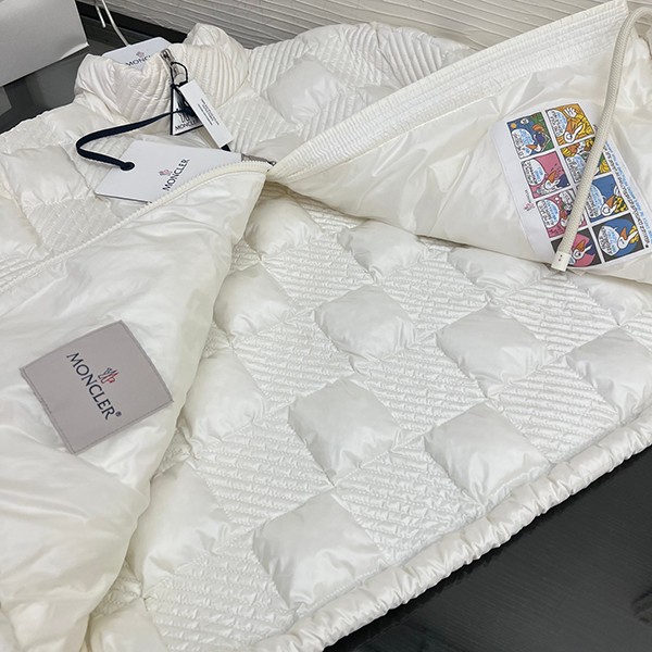 モンクレール 偽物 ANCY ジップアップ ショート ダウンシャケット