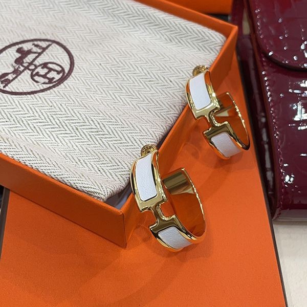 シンプルで可愛い♪エルメス ピアス N級品 オランプ Olympe erz99559