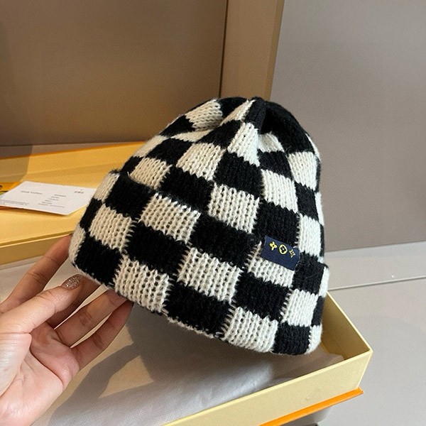 Louis Vuitton チェック柄ニット帽　ビーニー ルイヴィトン ☆ 色合いが可愛い♪ ギフト◎ ビーニー ニット帽 コピー