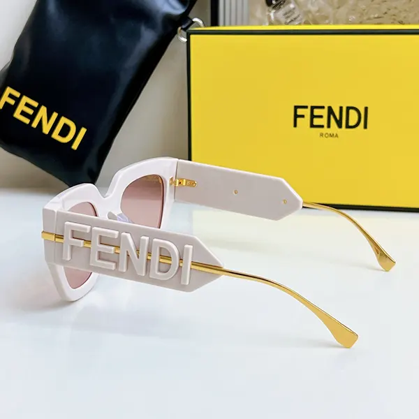 フェンディ グラフィー FE40097I サングラス fem53653