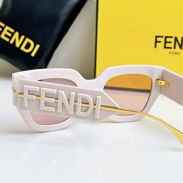 フェンディ グラフィー FE40097I サングラス fem53653