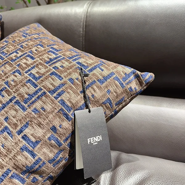 【大特価】フェンディ スーパーコピー FFスクエア クッション fed29728