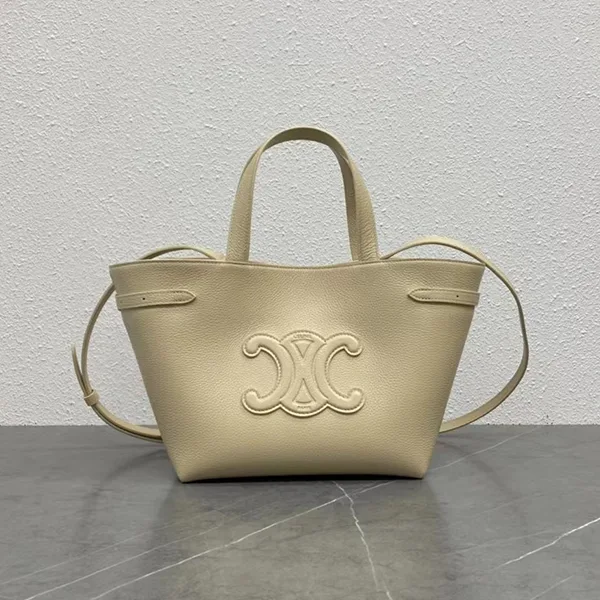 送料込セリーヌ スモール カバ アナイス キュイル トリオンフ Ceo69464