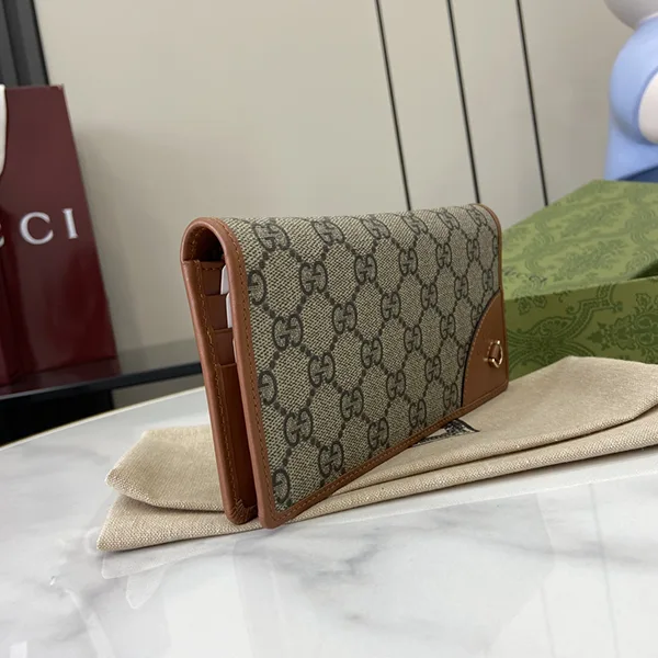 グッチ GGエンブレム N級品 コンチネンタルウォレット 820688