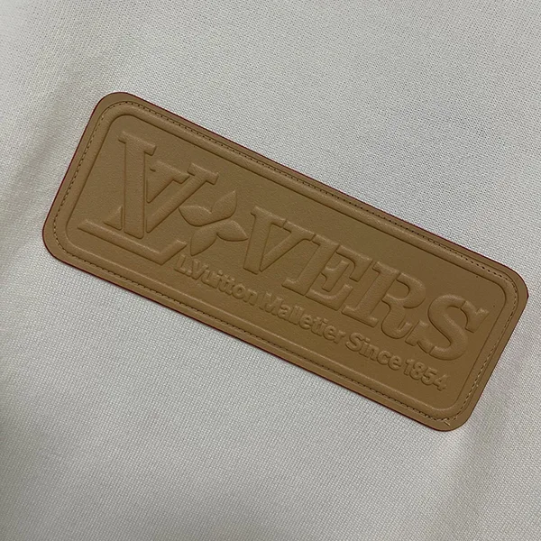 ルイヴィトン VVN パッチ ショートスリーブコットンクルーネック 偽物 1AHCWD