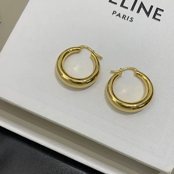 激安価格！セリーヌ トリオンフ ボールドフープ ピアス Ceb10621