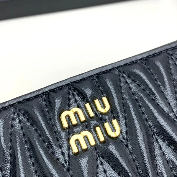 ★安心ミュウミュウ コピー マテラッセ ジッピーウォレット 長財布 myj95068