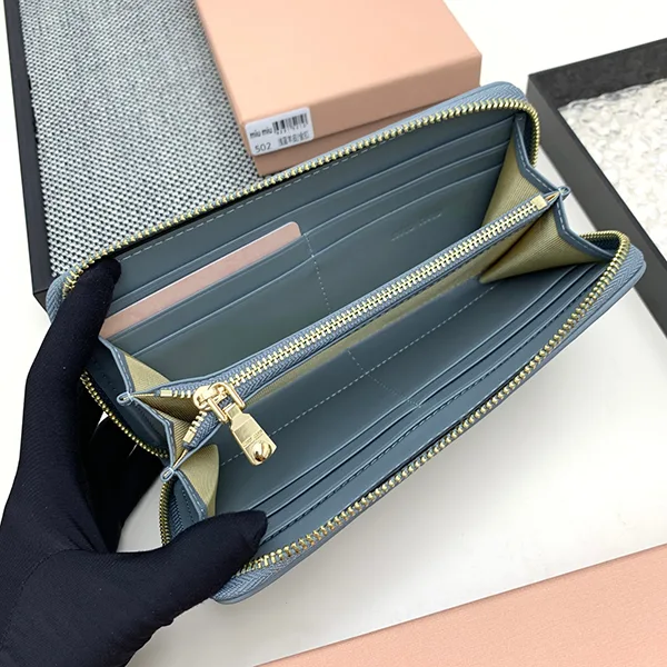 大人気!ミュウミュウ マテラッセ ジッピーウォレット 長財布 myj92843