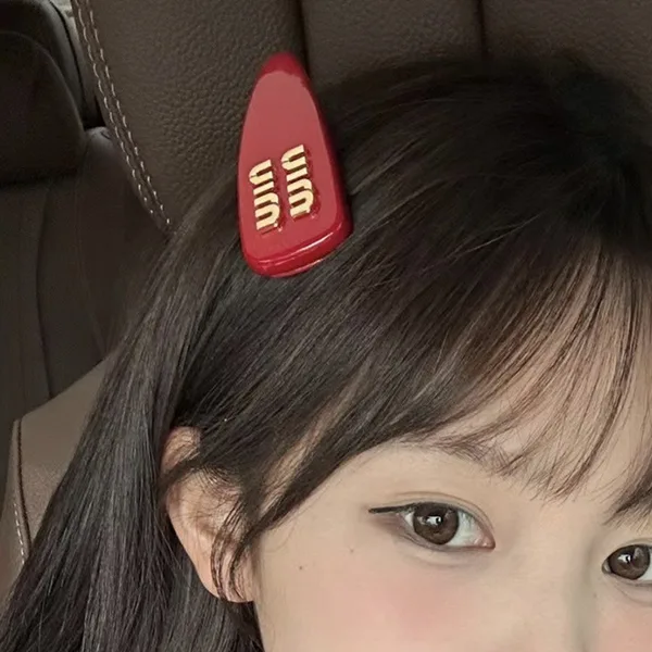 世界中で大人気♪ミュウミュウ TWICE サナ着用♡パテントレザー