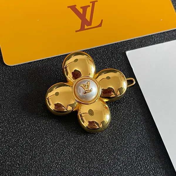 ルイヴィトン n級品 バレッタ・ルイザ ラウンド フラワー vuj78124