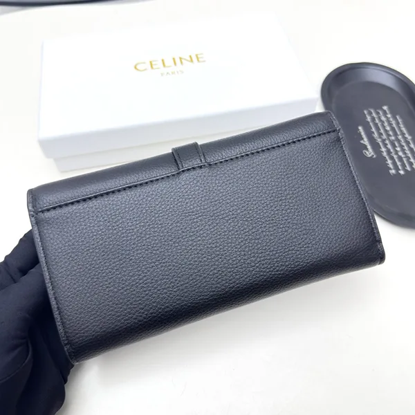 一目惚れ♪セリーヌ レプリカ ラージウォレット コンティ サプルカーフスキン Cez63786