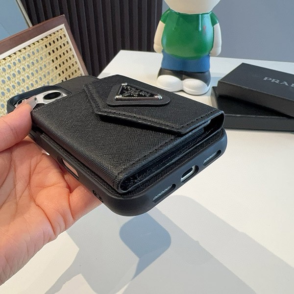 プラダ◆iPhone16 & Pro & ProMax用スマホケース コピー カードホルダー付 ロゴ pud32458