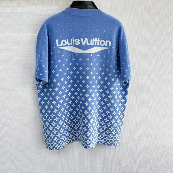 【雪のモチーフ☆カッコイイ☆お洒落】ルイヴィトン コピー LV ファーツリー ニットコットンTシャツ 1agjui