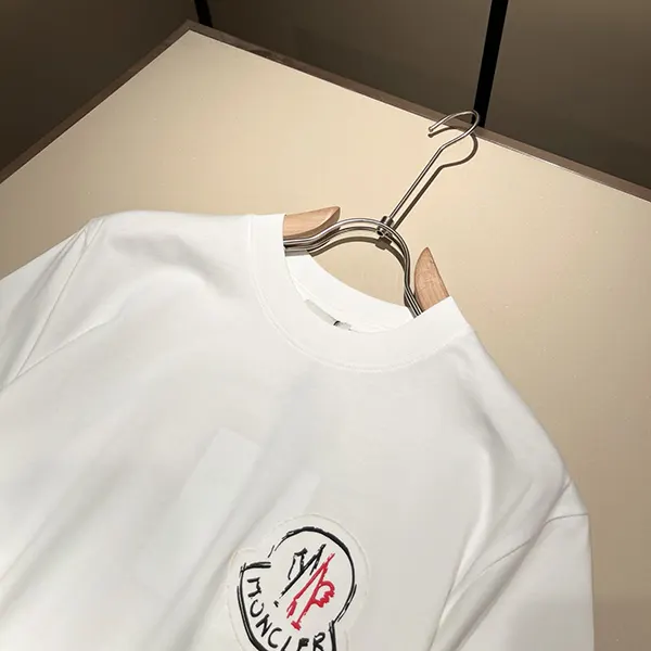 定番 モンクレール ピクセルロゴ コットン Tシャツ コピー mov70290