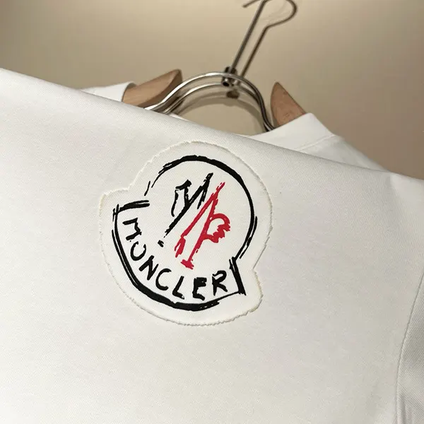定番 モンクレール ピクセルロゴ コットン Tシャツ コピー mov70290