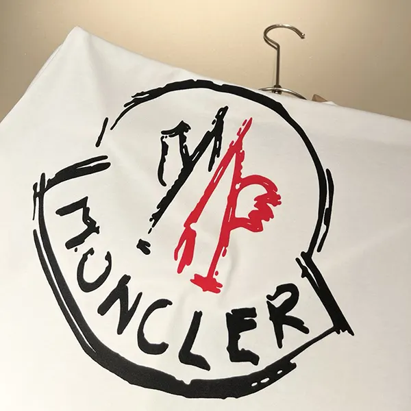 定番 モンクレール ピクセルロゴ コットン Tシャツ コピー mov70290