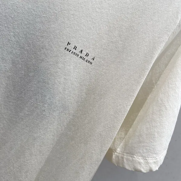 人気 プラダ コットン Tシャツ スーパーコピー puv01868