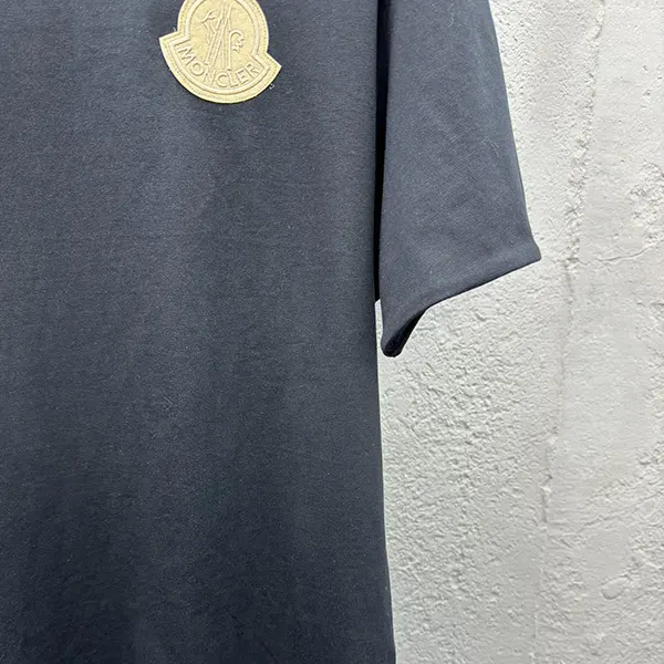 おすすめ モンクレール コピー クルーネック半袖Tシャツ mov57941