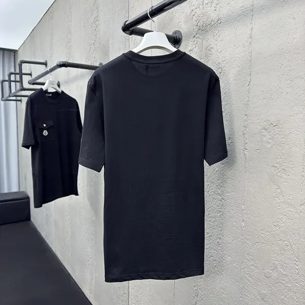 希少 モンクレール 胸ポケット付 コットン Tシャツ n級品 moe29574