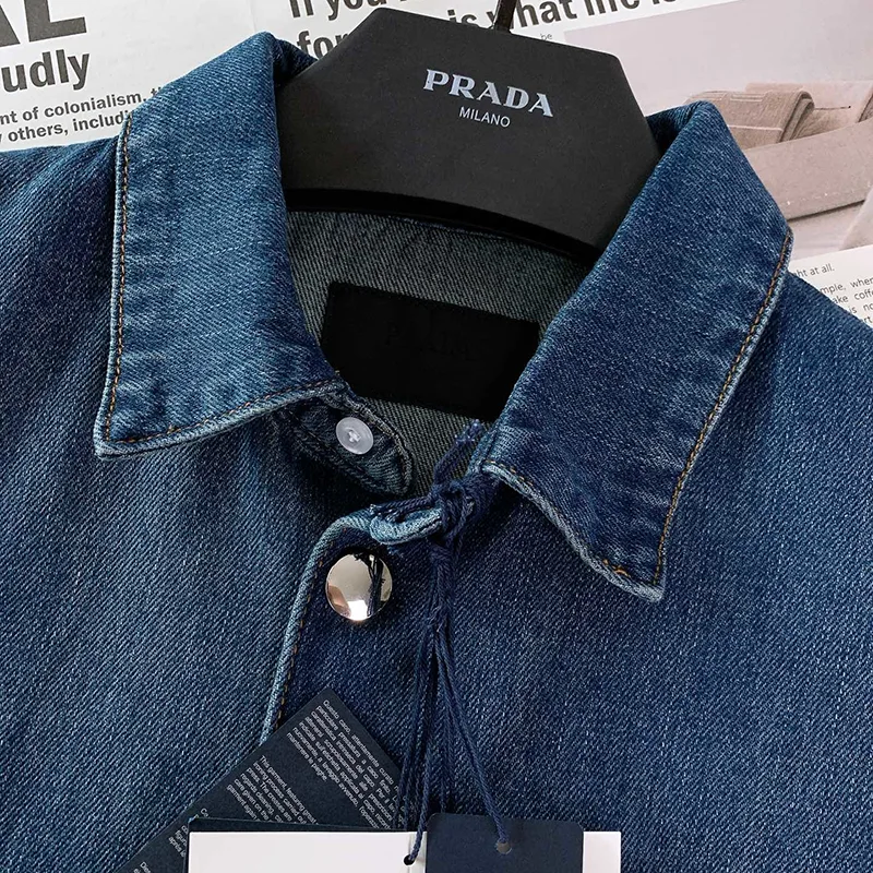 超希少!プラダ スーパーコピー デニム シャツ 半袖 ロゴ入り pud04360