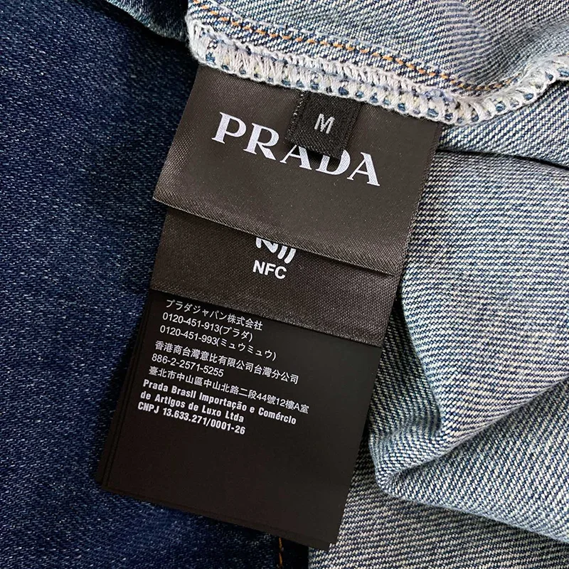 超希少!プラダ スーパーコピー デニム シャツ 半袖 ロゴ入り pud04360