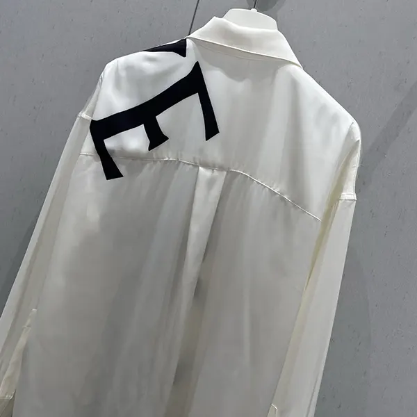ロエベ シルクシャツ パロディ ホワイト ロゴ loa75176