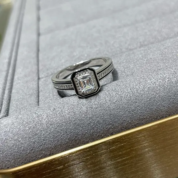 目を惹くカラー ブシュロン リング n級品 ヴァンドーム リズレ ソリテール bua58014