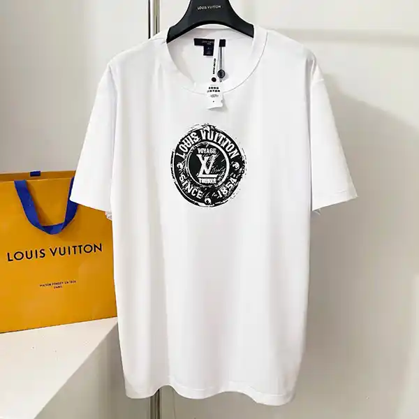さらりと着られる☆ルイヴィトン LVスタンプ Tシャツ 偽物 1AHIZ8