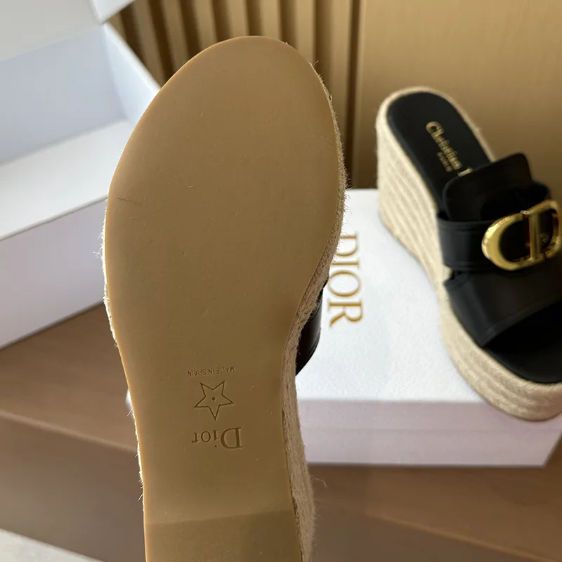 ギフトに最適 ディオール 30 Montaigne ウェッジスライド コピー商品 