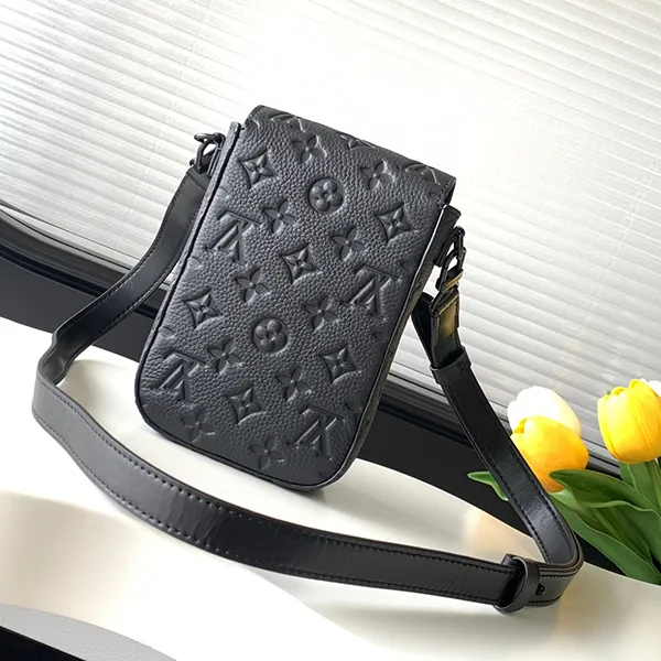 大人気！【 ルイヴィトン】Sロック ヴェルティカル・ウエアラブル