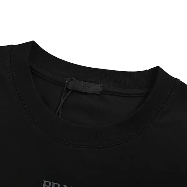 超希少!プラダ n級品トライアングルロゴ Tシャツ puc06934