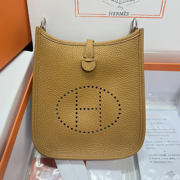 すぐ届く エルメス n級品 ミニエヴリン TPM ブラウン バッグ eru23191