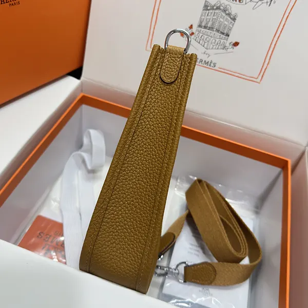 すぐ届く エルメス n級品 ミニエヴリン TPM ブラウン バッグ eru23191