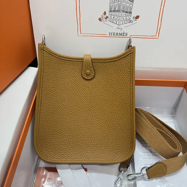 すぐ届く エルメス n級品 ミニエヴリン TPM ブラウン バッグ eru23191