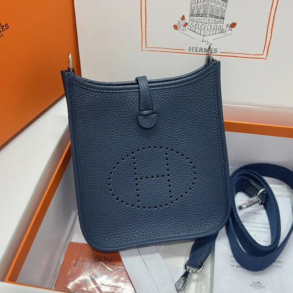 エルメス ミニエヴリン ブルードプリュス シルバー金具 erb90601