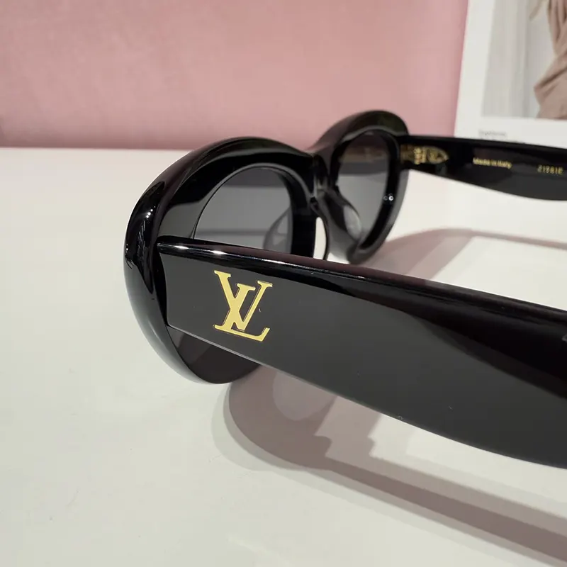 素敵なルイヴィトン サングラス n級品 LV クラッシュ キャットアイ vuh44903