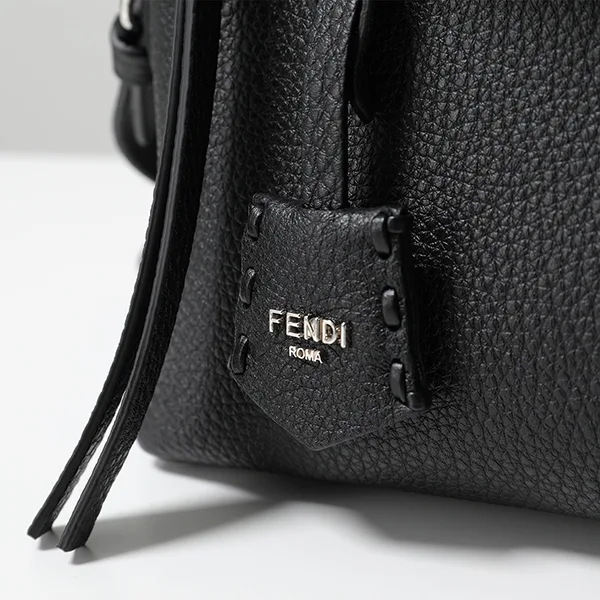 フェンディ ショルダーバッグ 偽物 BY THE WAY SELLERIA MINI 8BS098