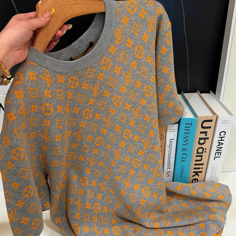 お洒落ルイヴィトン モノグラム 半袖Tシャツ コピー商品 1AHVPA