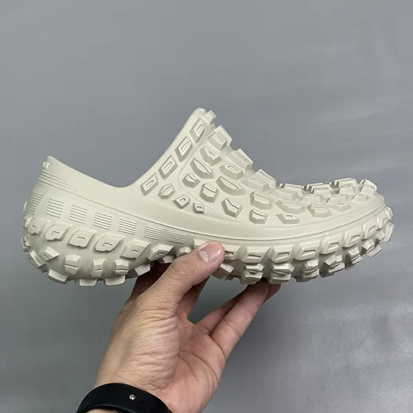 プレゼント最適 バレンシアガ DEFENDER CLOG ディフェンダー サンダル