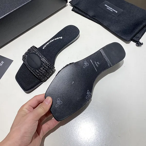 お洒落 アレキサンダーワン ドーム型ロゴパッチ サンダル arl84664