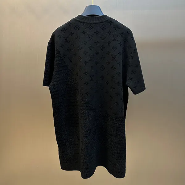 【上品◎】ルイヴィトン コピー グラフィックジャカード ショートスリーブクルーネック 1AHCMP