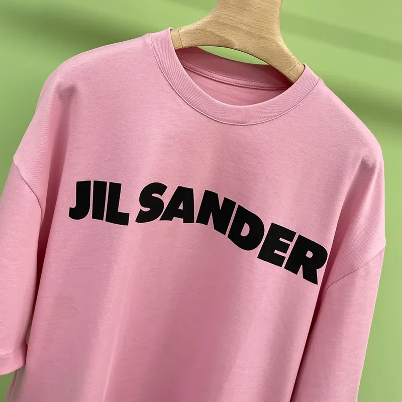 素敵なジルサンダー クルーネック パロディ ロゴ Tシャツ 半袖 カットソー Jix01105