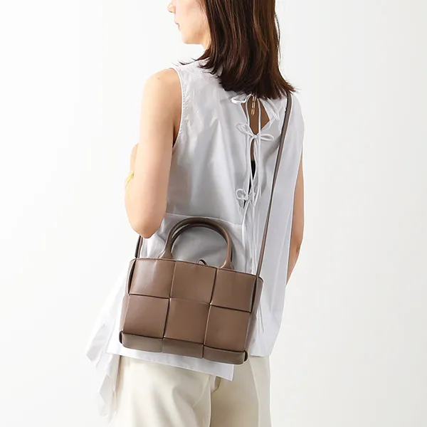 注目★ボッテガヴェネタ ハンドバッグ 偽物 MINI ARCO TOTE ミニ アルコ トートバッグ カラー4色 709337