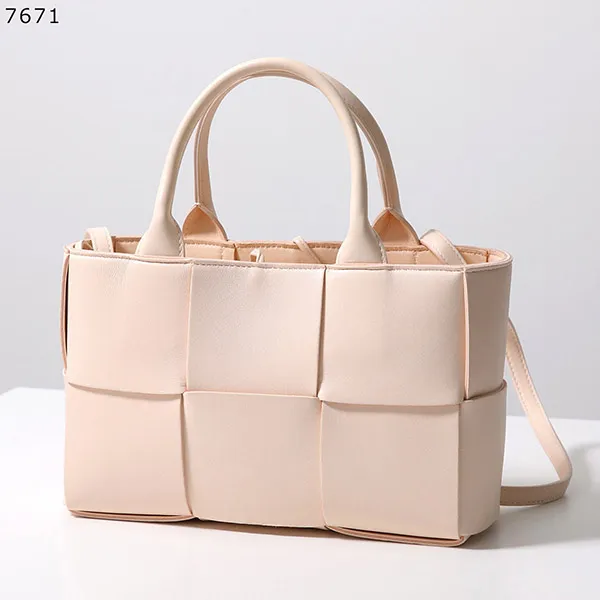 注目★ボッテガヴェネタ ハンドバッグ 偽物 MINI ARCO TOTE ミニ アルコ トートバッグ カラー4色 709337