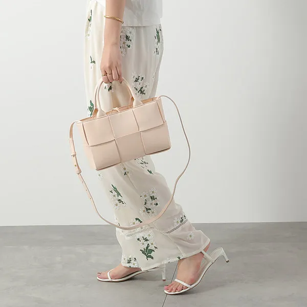 注目★ボッテガヴェネタ ハンドバッグ 偽物 MINI ARCO TOTE ミニ アルコ トートバッグ カラー4色 709337