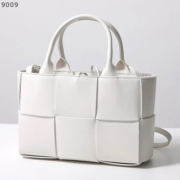 注目★ボッテガヴェネタ ハンドバッグ 偽物 MINI ARCO TOTE ミニ アルコ トートバッグ カラー4色 709337