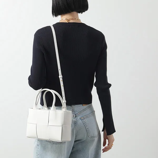 注目★ボッテガヴェネタ ハンドバッグ 偽物 MINI ARCO TOTE ミニ アルコ トートバッグ カラー4色 709337