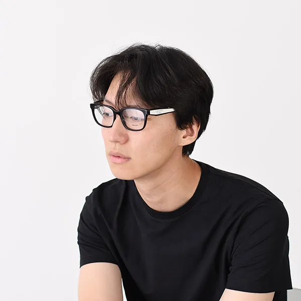プラダ プラダロゴ メガネ スーパーコピー 17ZV