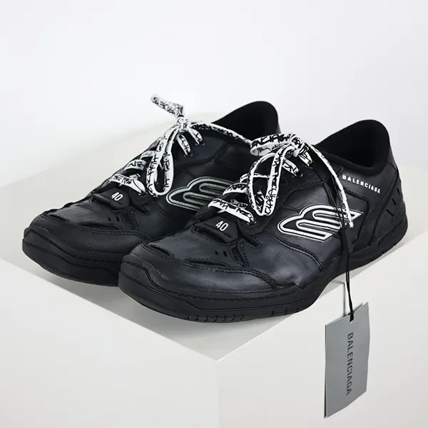 バレンシアガ Hamptons Worn-out スーパーコピー スニーカー bam11932