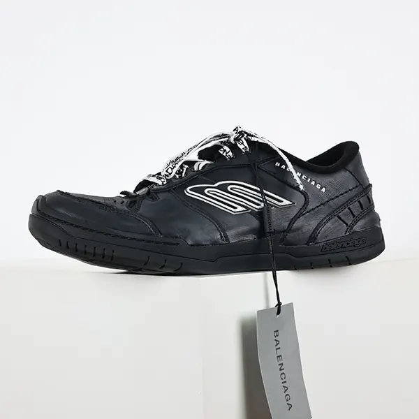 バレンシアガ Hamptons Worn-out スーパーコピー スニーカー bam11932